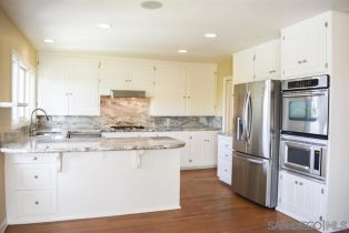 , 7851 Hillside dr, La Jolla, CA 92037 - 5