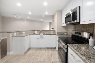 Condominium, 9229 Regents rd, La Jolla, CA 92037 - 3