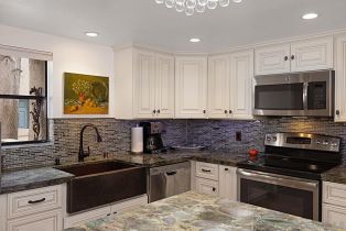 Condominium, 8437 Via Mallorca, La Jolla, CA 92037 - 3