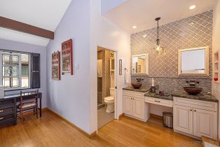 Condominium, 8437 Via Mallorca, La Jolla, CA 92037 - 9