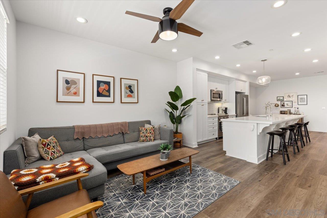 Condominium, 1107 Hibiscus way, Oceanside, CA 92054 - 1