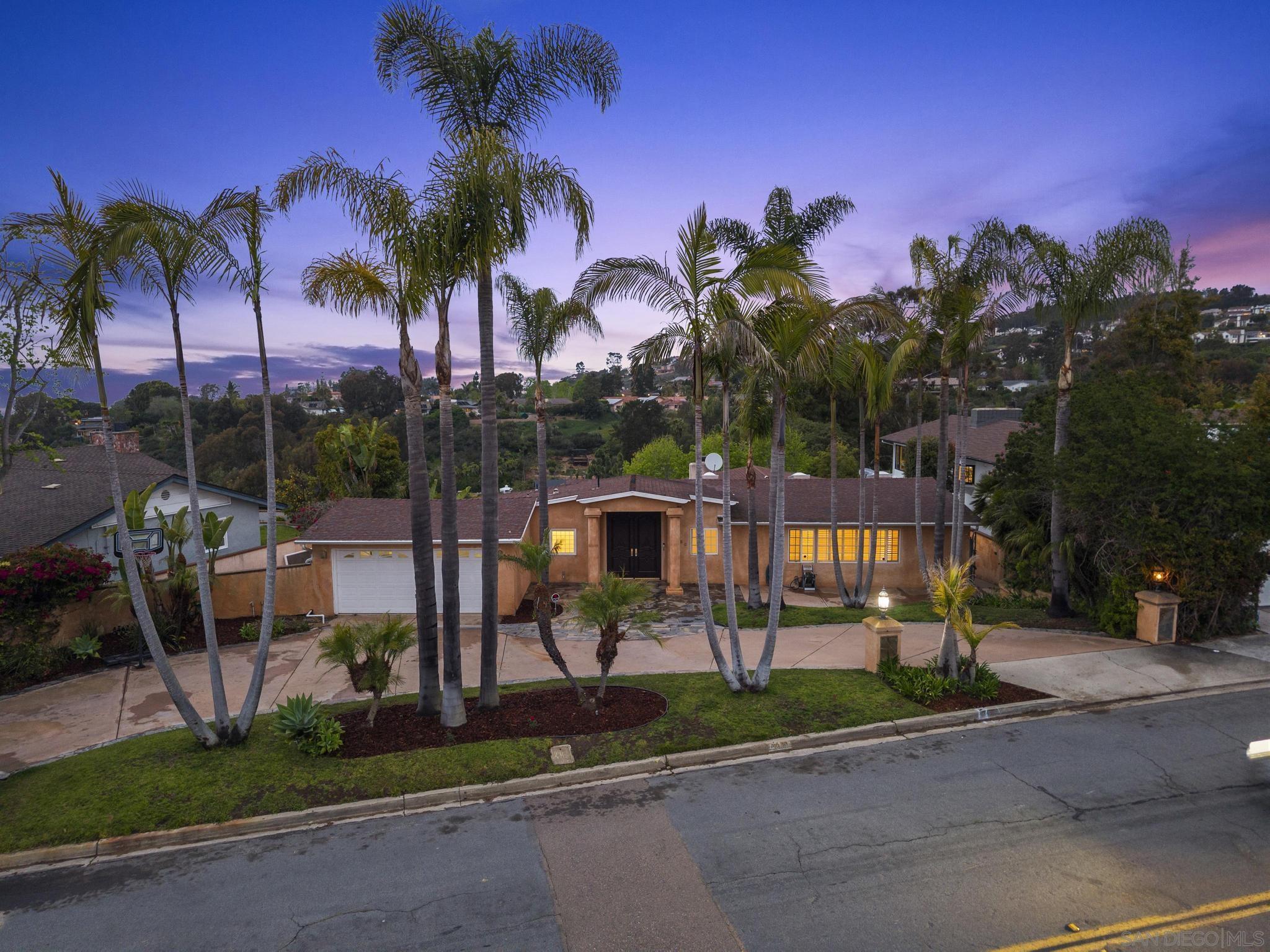 , 6430 La Jolla Scenic Dr S, La Jolla, CA 92037 - 1