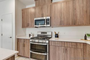 Condominium, 35103 Vine pl, Fallbrook, CA 92028 - 4