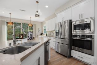 Single Family Residence, 7347 Circulo Ronda, Carlsbad, CA 92009 - 12