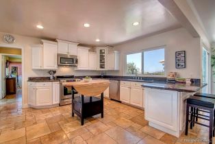 , 5512 Candlelight dr, La Jolla, CA 92037 - 11