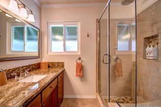 , 5512 Candlelight dr, La Jolla, CA 92037 - 6