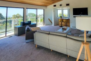 , 5643 Linda Rosa ave, La Jolla, CA 92037 - 4