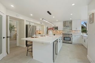 Single Family Residence, 8206 Caminito Lacayo, La Jolla, CA 92037 - 15