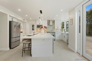 Single Family Residence, 8206 Caminito Lacayo, La Jolla, CA 92037 - 17