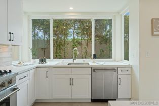 Single Family Residence, 8206 Caminito Lacayo, La Jolla, CA 92037 - 19