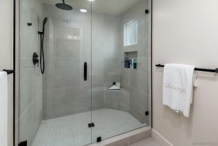 , 5614 Caminito Herminia, La Jolla, CA 92037 - 17