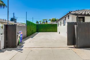 Single Family Residence, 1303 Center ave, Oceanside, CA 92054 - 39