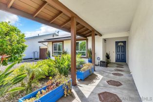 Single Family Residence, 3978 Shenandoah dr, Oceanside, CA 92056 - 4