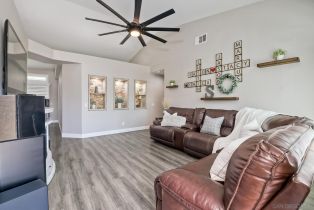 Single Family Residence, 3358 Lake Circle dr, Fallbrook, CA 92028 - 5