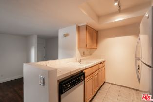 Condominium, 4859 Coldwater Canyon ave, Sherman Oaks, CA 91423 - 14