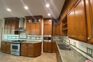 , 125 Elm dr, Beverly Hills, CA 90212 - 6