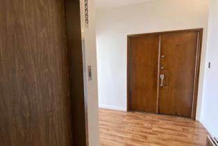 , 125 Elm dr, Beverly Hills, CA 90212 - 3