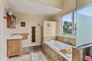 Single Family Residence, 2439 Glyndon ave, Venice, CA 90291 - 23