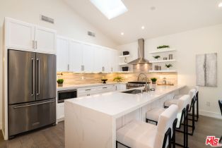 Single Family Residence, 15122 Morrison st, Sherman Oaks, CA 91403 - 3