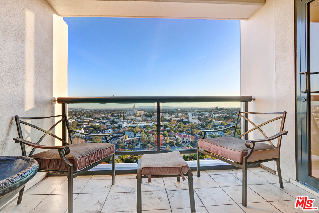 Condominium, 10724 Wilshire blvd, Westwood, CA 90024 - 1