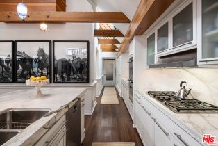 Single Family Residence, 133 Ocean Park blvd, Santa Monica, CA 90405 - 11