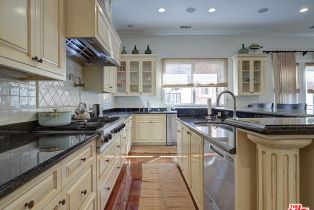 , 122 Channel Pointe mall, Marina Del Rey, CA 90292 - 11