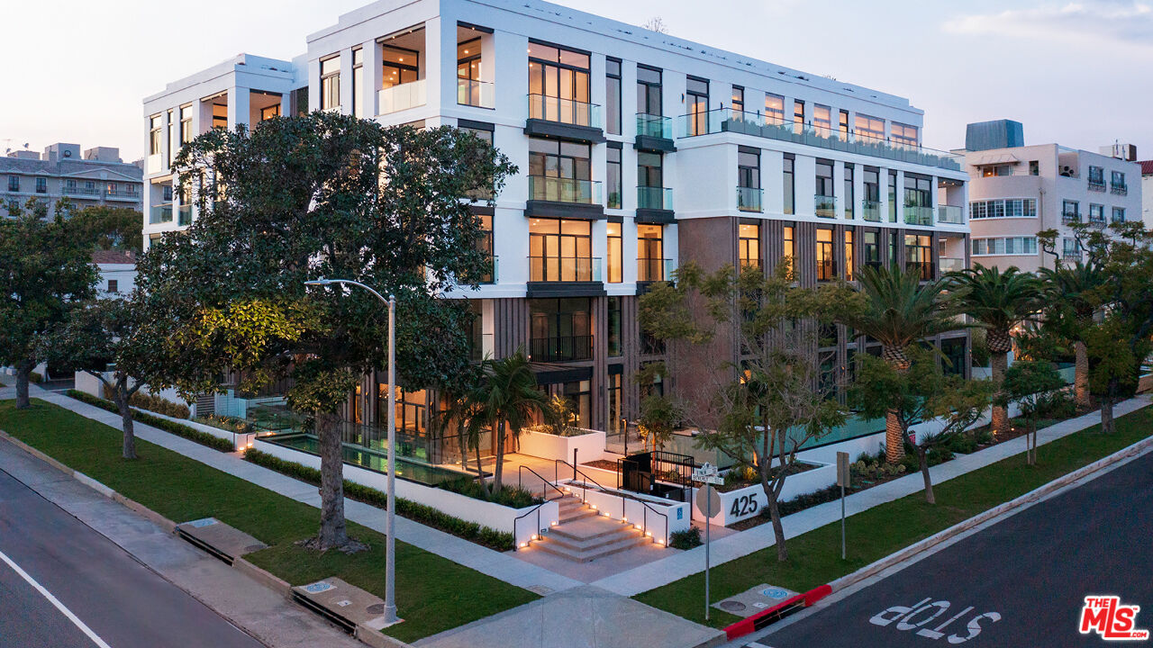 Condominium, 425 Palm dr, Beverly Hills, CA 90210 - 1