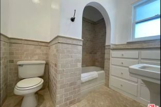 , 1030 4th st, Santa Monica, CA 90403 - 11