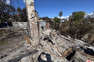 , 674 Palmera ave, Pacific Palisades, CA 90272 - 4