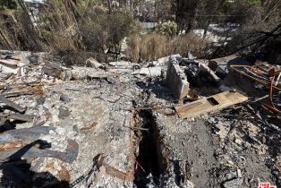 , 674 Palmera ave, Pacific Palisades, CA 90272 - 7