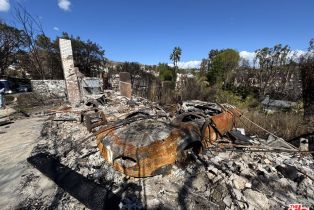 , 674 Palmera ave, Pacific Palisades, CA 90272 - 5