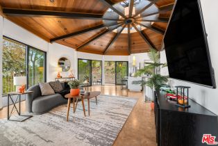 Single Family Residence, 17862 Via Vallarta, Encino, CA 91316 - 32