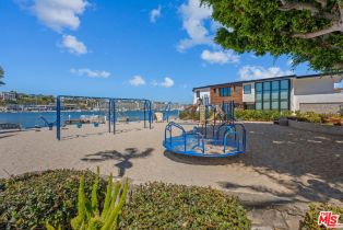 Single Family Residence, 213 Via Cordova, Newport Beach, CA 92663 - 33