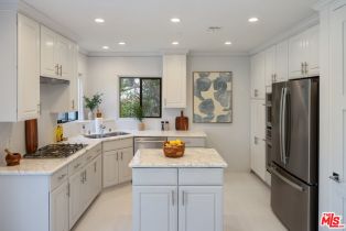 Single Family Residence, 386 Entrada dr, Santa Monica, CA 90402 - 4