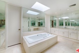 Condominium, 300 Swall dr, Beverly Hills, CA 90211 - 21