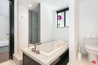 , 9033 Vista Grande st, West Hollywood , CA 90069 - 9