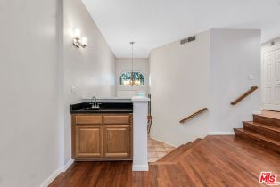 Single Family Residence, 20950 Oxnard st, Woodland Hills, CA 91367 - 23