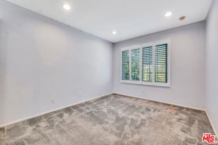 Single Family Residence, 20950 Oxnard st, Woodland Hills, CA 91367 - 33