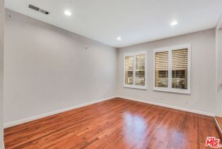 Single Family Residence, 20950 Oxnard st, Woodland Hills, CA 91367 - 24