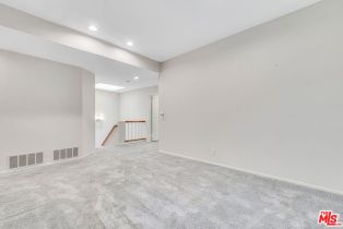 Single Family Residence, 20950 Oxnard st, Woodland Hills, CA 91367 - 32