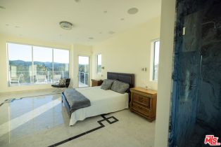 Single Family Residence, 5900 Winnetka ave, Woodland Hills, CA 91367 - 39