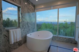 Single Family Residence, 5900 Winnetka ave, Woodland Hills, CA 91367 - 43