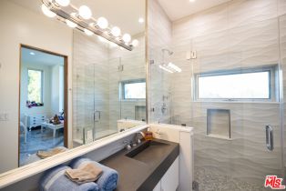 Single Family Residence, 5900 Winnetka ave, Woodland Hills, CA 91367 - 29