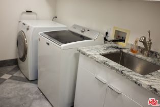 Single Family Residence, 5900 Winnetka ave, Woodland Hills, CA 91367 - 44