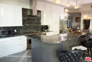 Single Family Residence, 5900 Winnetka ave, Woodland Hills, CA 91367 - 18