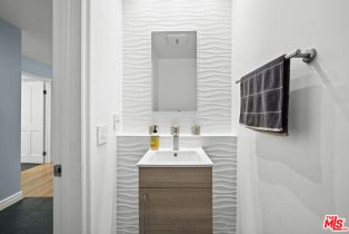 Condominium, 8530 Holloway dr, West Hollywood , CA 90069 - 4