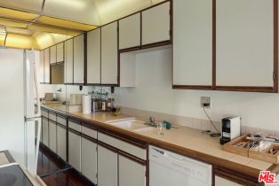 Condominium, 1131 Alta Loma rd, West Hollywood , CA 90069 - 9