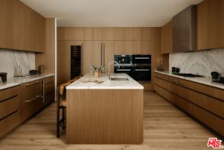 Condominium, 8899 Beverly, West Hollywood , CA 90048 - 7