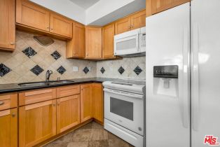 Condominium, 969 Hilgard ave, Westwood, CA 90024 - 7