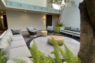 , 1453 3rd Street Promenade, Santa Monica, CA 90401 - 8